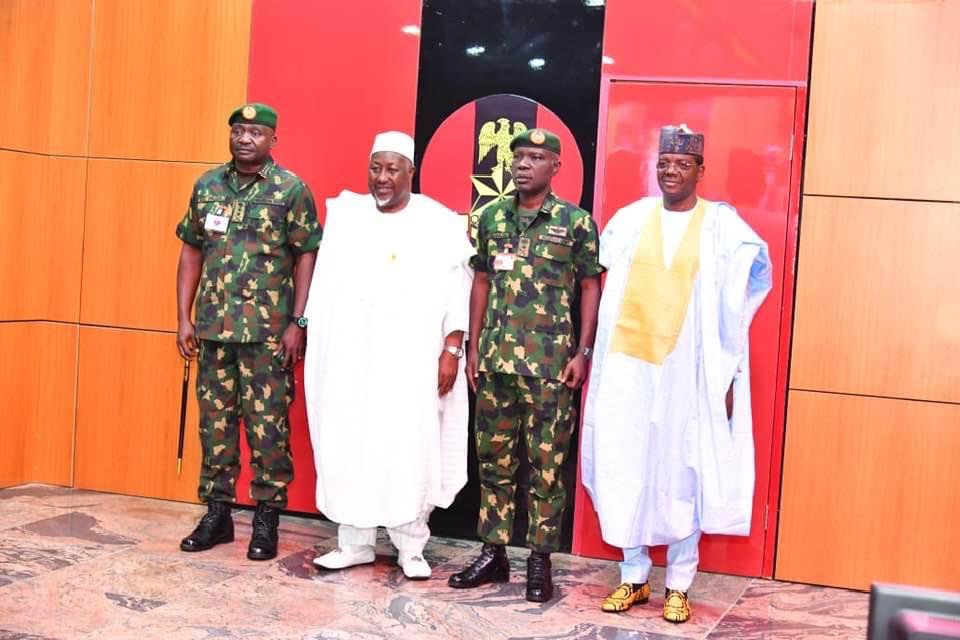 ALT="Minister of Defence, Mohammed Bandaru Abubakar received Chief of Army Staff Gen. Taoreed Lagbaja at the Defence HQs Abuja"